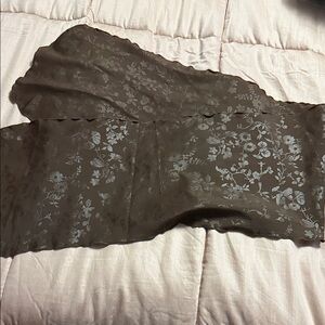 💋5/$25💋 Floral Patterned Women's Scarf in Brown